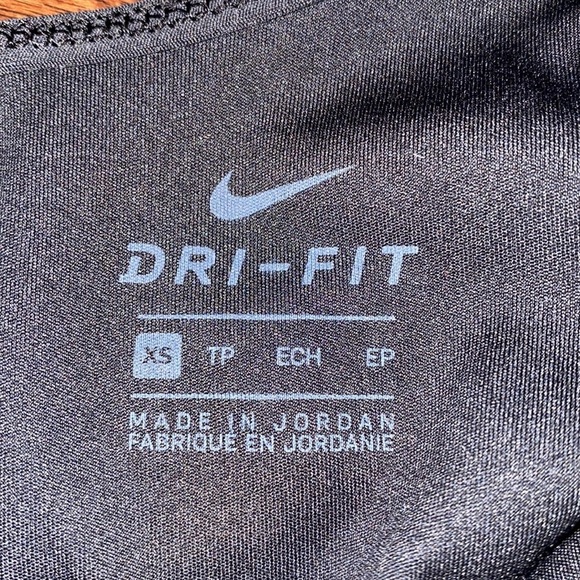 Black Nike criss cross back size XS - Picture 4 of 4